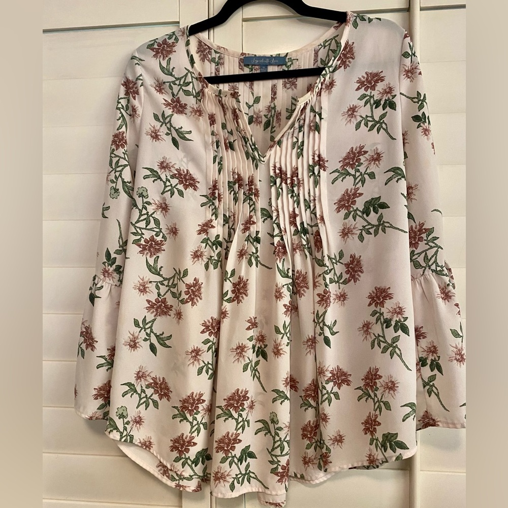 Layered With Love Pink Floral Blouse Split Neck Bell Sleeves Size XL